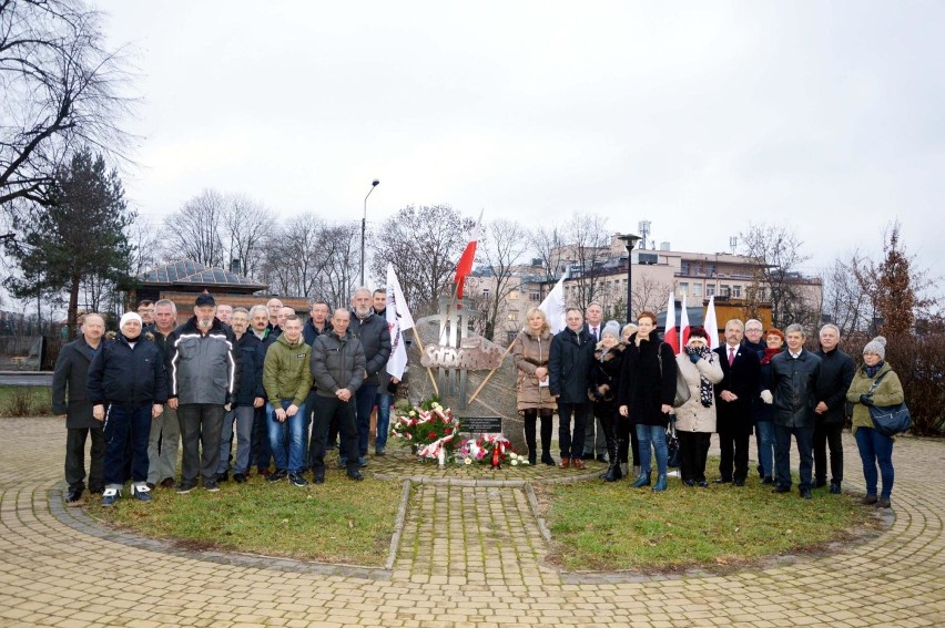 Obchody rocznicy wprowadzenia stanu wojennego z rozłamem łowickiej "Solidarności" w tle [ZDJĘCIA]