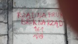 Pomazane mury w Żaganiu i nie tylko! Niektóre napisy są ciekawe i dowcipne, inne wulgarne i bardzo głupie! Sprawdź perły ulicznej literatury