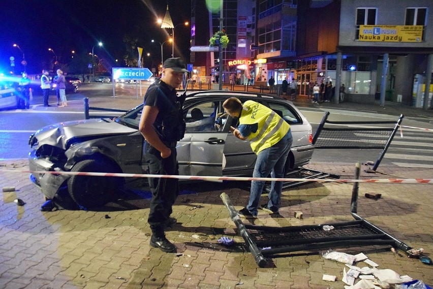 18-latek wjechał BMW w widzów nielegalnego driftu