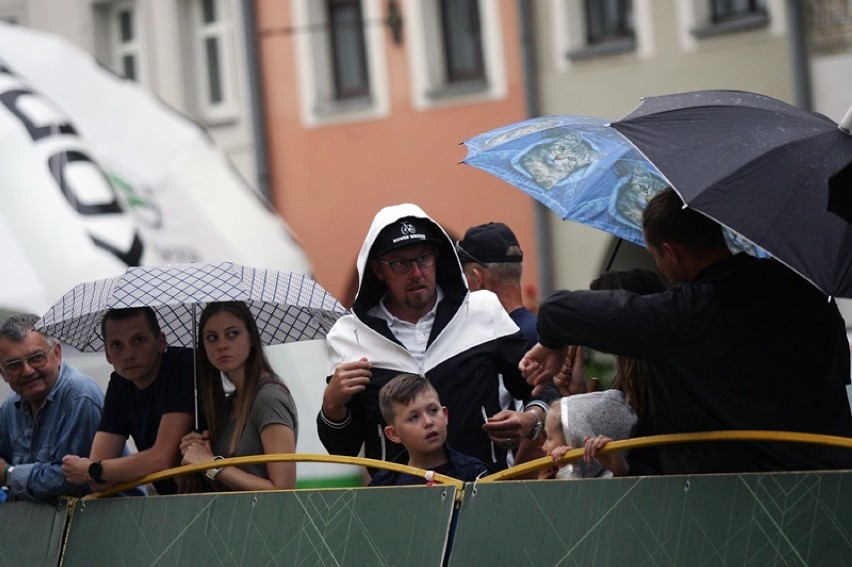 Znajdź się na zdjęciach z Wyścigu Kolarskiego CCC Tour – Grody Piastowskie w Legnicy [ZDJĘCIA]