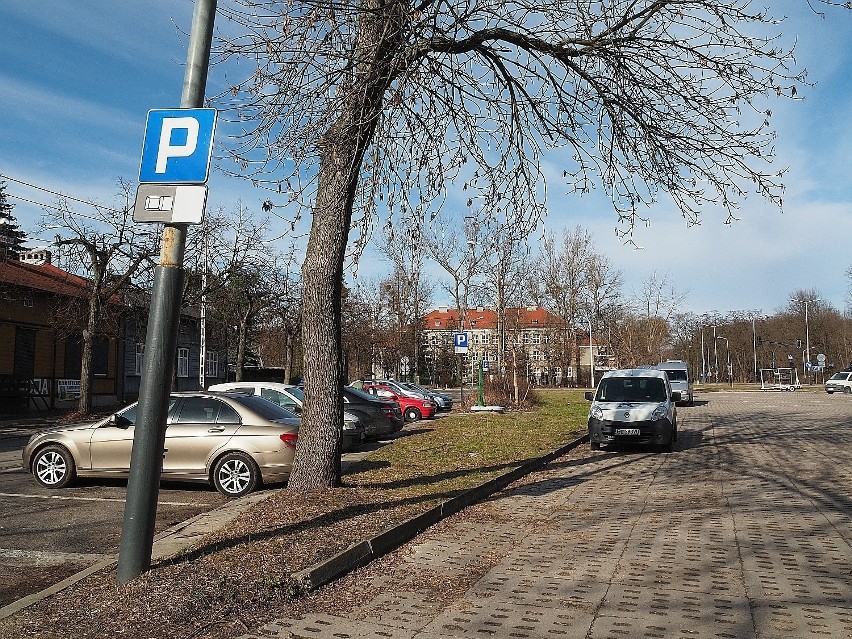 Jest pomysł na parking dla łodzian i turystów! Łódzkie zoo chce wydzierżawić teren przy ul. Krakowskiej i przeznaczyć go na parking