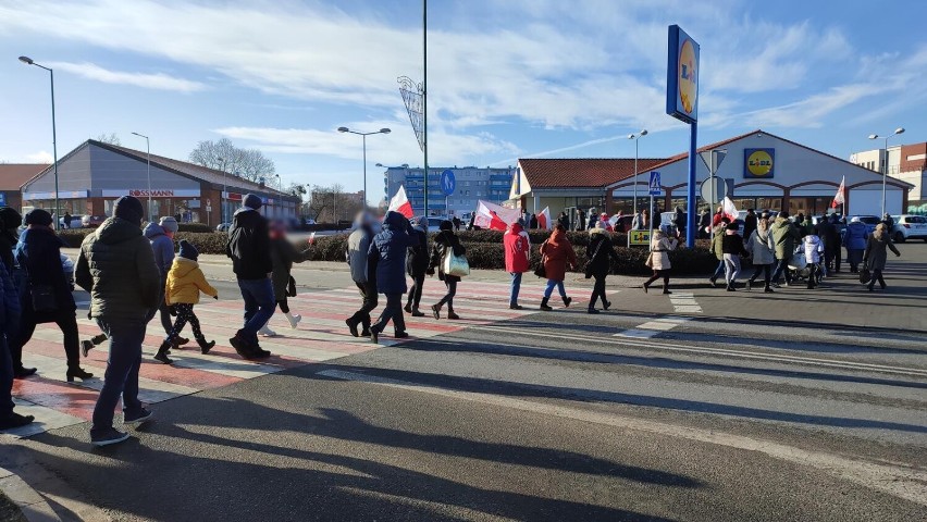 Protest “Przeciwko segregacji sanitarnej i szczepieniom” w...