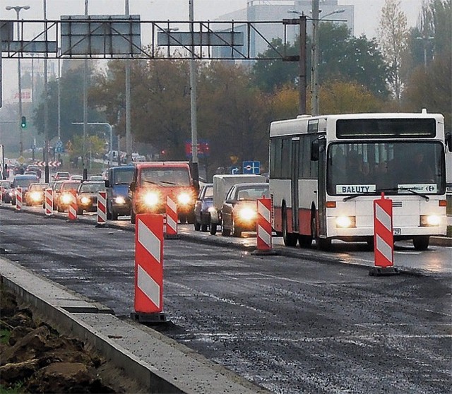 Do 1 listopada na ul. Aleksandrowskiej powinna pojawić się nowa nawierzchnia