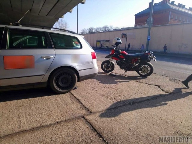 Zderzenie taksówki z motocyklem w Opolu