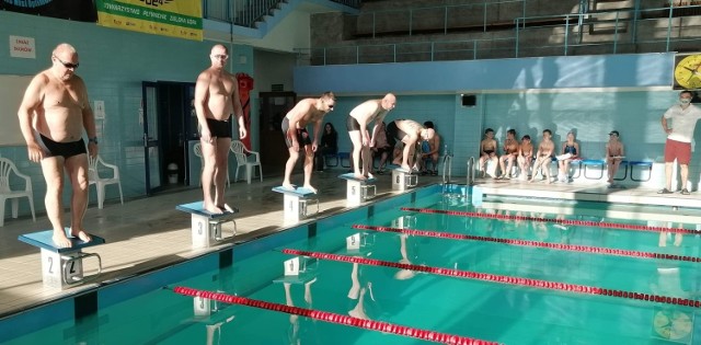 Festyn Bociana to zawody pływackie, podczas których uczestnicy płyną 25 metrów stylem dowolnym (osoby pełnoletnie), dzieci z klasy trzeciej szkoły podstawowej na 25 stylem dowolnym oraz w sztafecie rodzinnej - 4 razy po 25 metrów.
