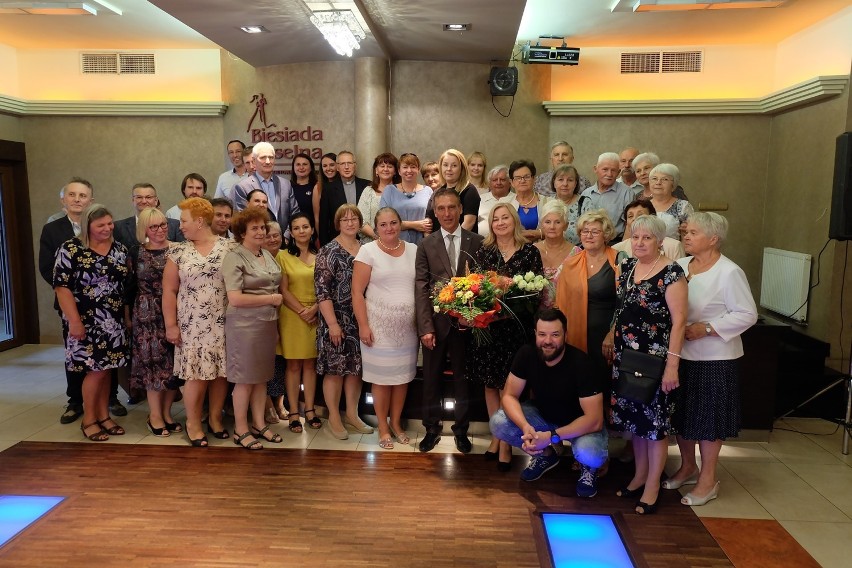  Elżbietę Tarachanowicz pożegnali współpracownicy. Kierowniczka Ośrodka Pomocy Społecznej w Korycinie przeszła na emeryturę