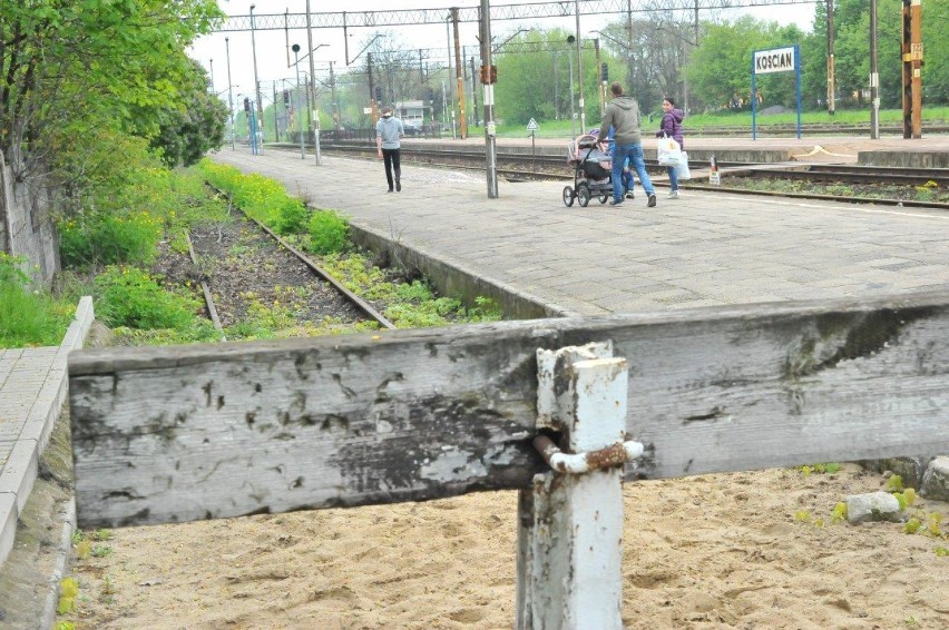 KOŚCIAN. Dworzec kolejowy - tak stacja PKP i jej otoczenie wyglądały przed remontem [ZDJĘCIA] 