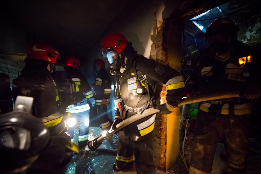 Wybuch gazu na Pradze. Zobacz zdjęcia z akcji strażaków...