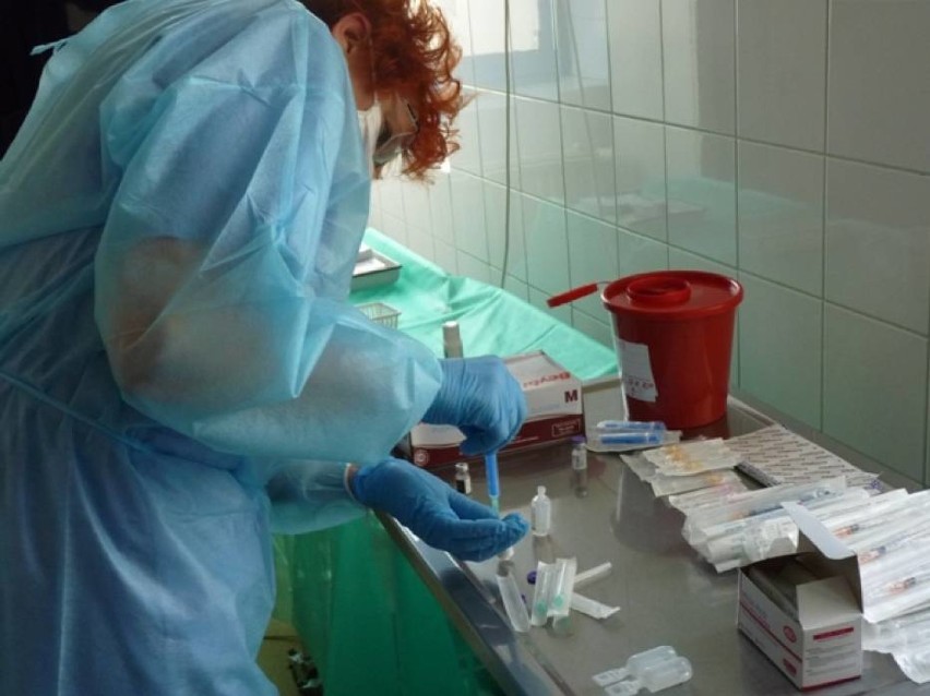 Gostyń. Rozpoczęły się szczepienia przeciwko koronawirusowi. Wiemy, kto zaszczepił się jako pierwszy w szpitalu w Gostyniu