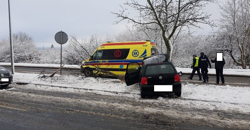 Kolizja na ul. Gdańskiej w Słupsku. Ślisko na drogach 