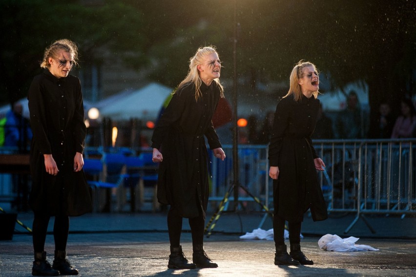 Niesamowita Noc Teatrów w Krakowie za nami [ZDJĘCIA]