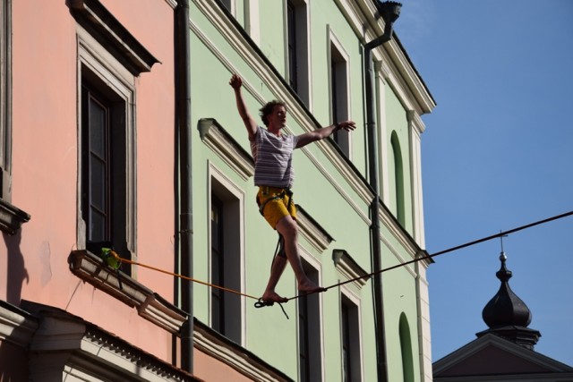 Festiwal Sztuk Ulicznych "na Bruku". Zobaczcie co działo się na Rynku Wodnym