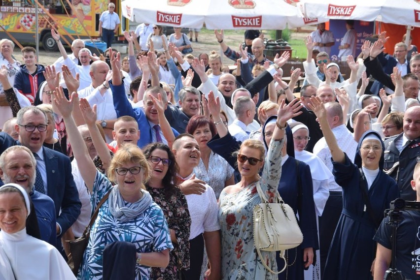 Dom Chłopaków w Broniszewicach oficjalnie otwarty. Trwa wielkie święto radości 