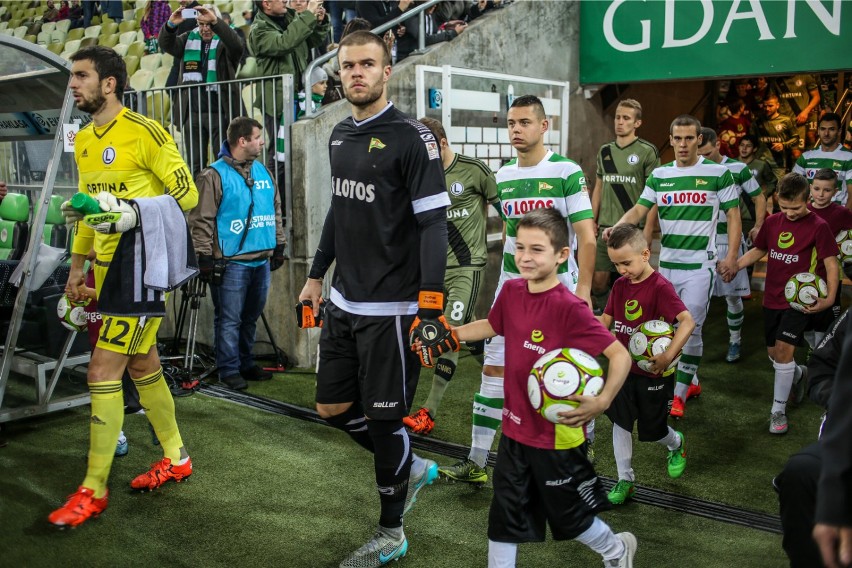 Lechia - Legia. Wojskowi wygrali i awansowali na fotel...