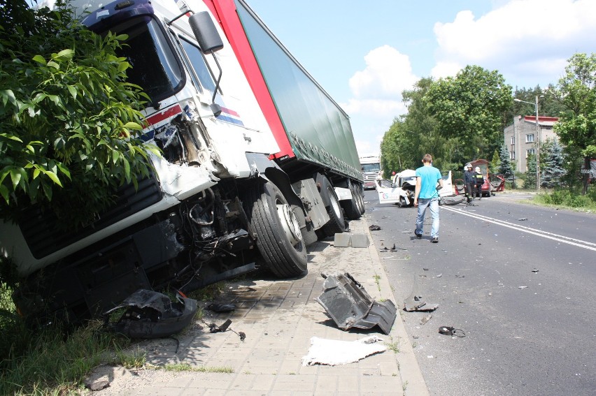 Kuźnica Masłońska, Poręba: Dwa poważne wypadki samochodowe zablokowały drogi