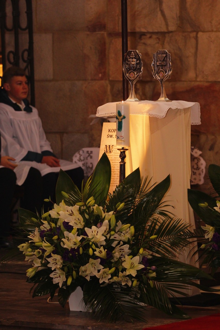 Relikwie świętych w kolegiacie w Tumie