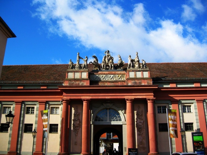Dom Historii Brandenbursko-Pruskiej mieści się pod adresem...