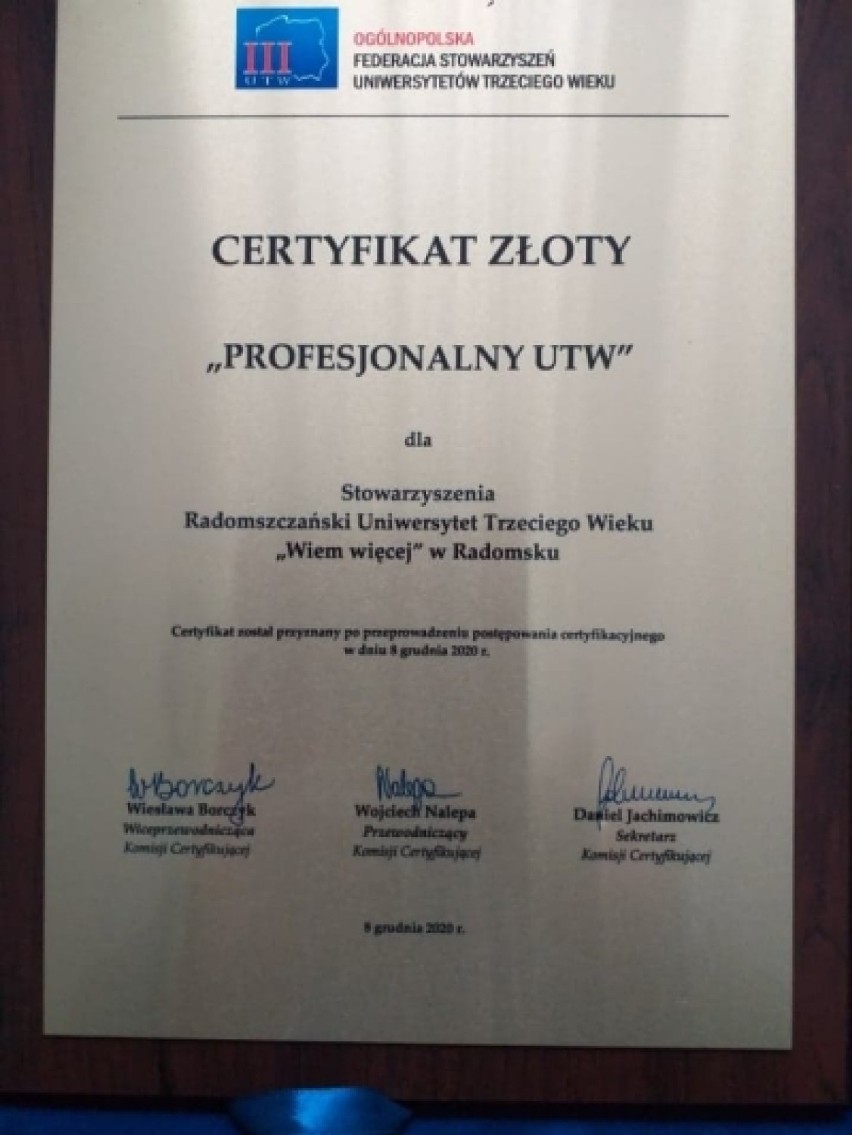Złoty certyfikat dla Uniwersytetu Trzeciego Wieku Wiem Więcej w Radomsku