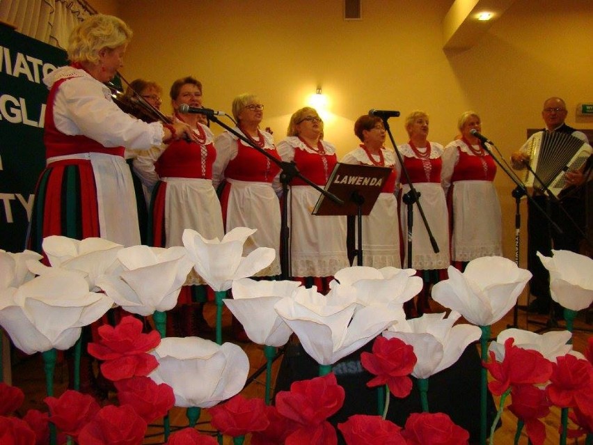 Iwanowice Duże: Powiatowy Przegląd Pieśni Patriotycznej [FOTO]