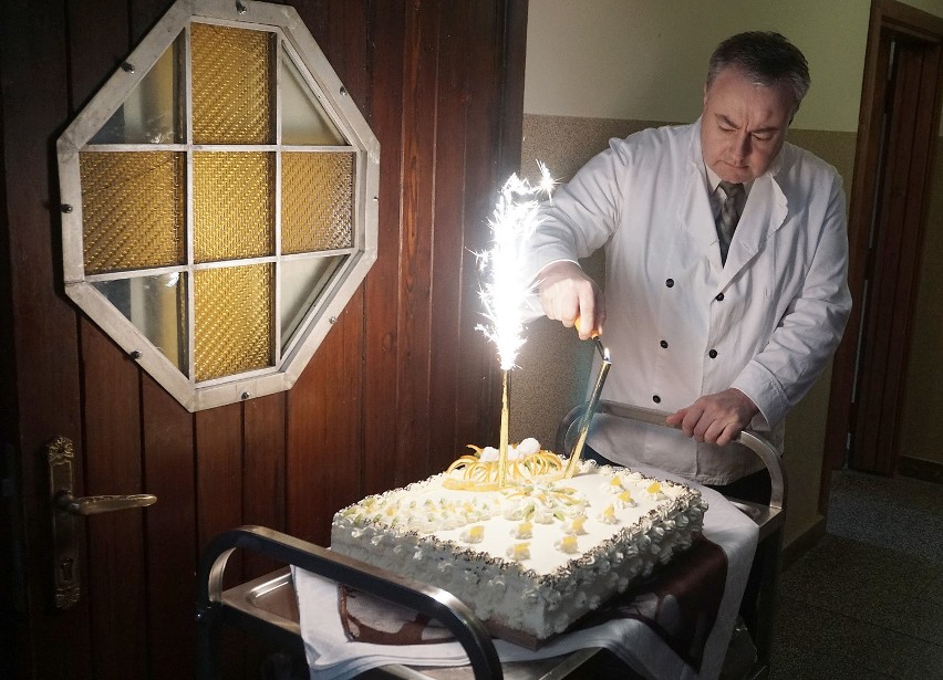Urodzinowy tort dla Jezusa w parafii św. Piotra i Pawła w...