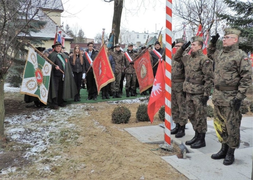 W Mogilnie odsłonięto pomnik Powstańca Wielkopolskiego [zdjęcia]