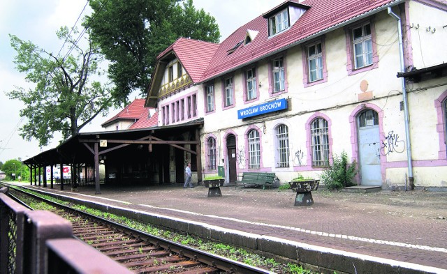 Stacja Brochów. To tutaj wysiadali przyszli mieszkańcy Wrocławia