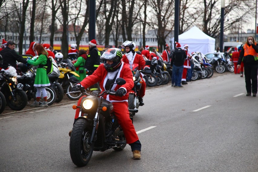 Moto Mikołajki na PGE Narodowym. Motocykliści pomagali...