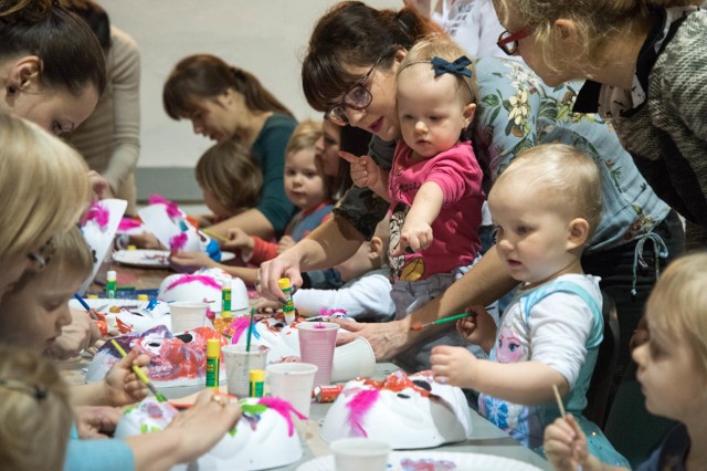 Warsztaty rodzinne oraz gry i zabawy dla dzieci. Rozpoczynają się zajęcia w Klubie Malucha