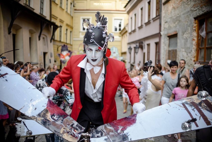 Teatr, muzyka, akrobacje i fire-show. Festiwal „Śladami Singera” ponownie odwiedzi Kraśnik