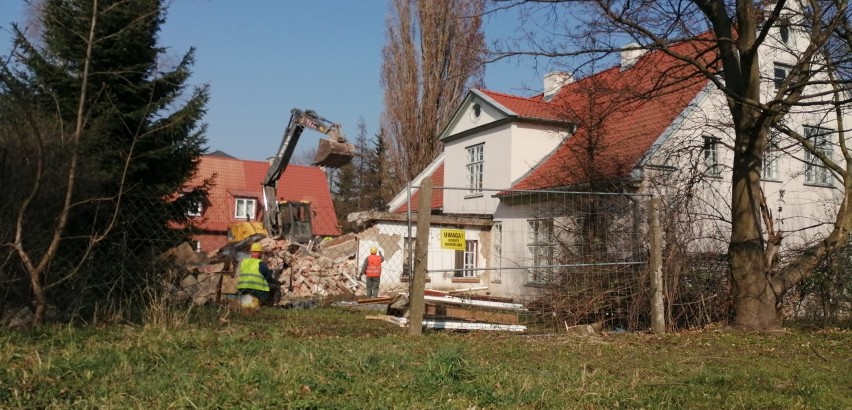 Pruszcz Gdański: Rozpoczyna się przebudowa biblioteki |ZDJĘCIA