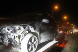 Kraksa w Kielcach. Dwa samochody zderzyły się na skrzyżowaniu ulic Jesionowej i Klonowej. Są duże zniszczenia. Zobacz zdjęcia