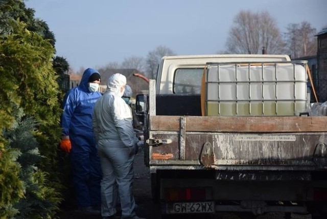 Wybity ponad trzy lata temu drób z powodu ptasiej grypy utylizowano. A obornik po nim został wywieziony m.in. na teren między Łupowem a Racławiem