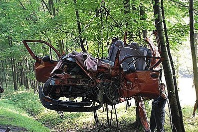 Tragiczny wypadek na Mikołowskiej w Rybniku. Zginęła 23-letnia kobieta [ZDJĘCIA]