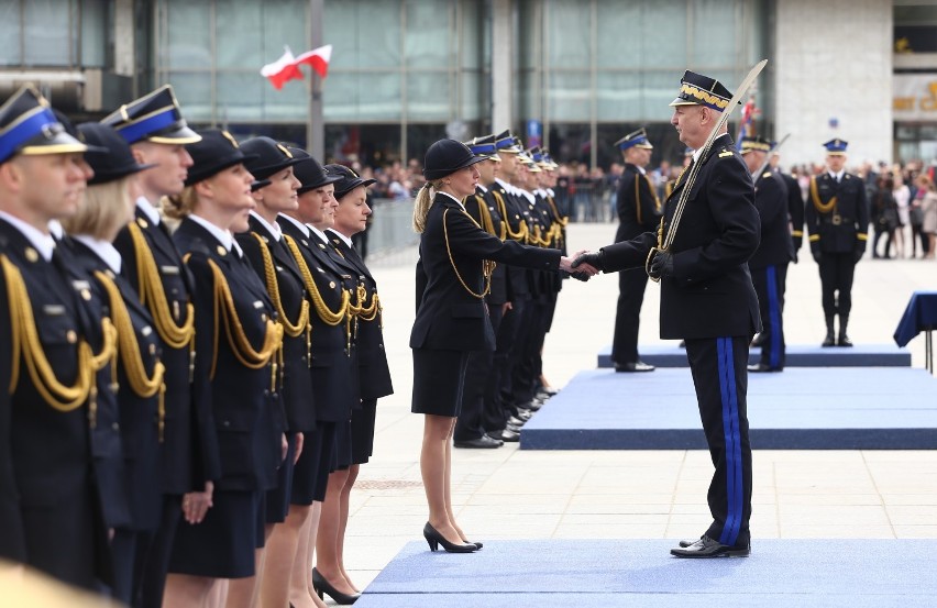 Dzień Strażaka 2019 w Warszawie. Centralne obchody, nominacje generalskie i pokazy [ZDJĘCIA]