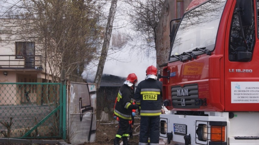Jedna ofiara śmiertelna w pożarze przy ul. Rawskiej w Skierniewicach