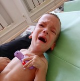 Ból 4-letniegi Michałka z Prudnika jest nie do opisania. Jego mama chciała oddać pieniądze innemu dziecku. „To z bezsilności”