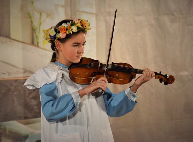 Hania Leśnik zdobywczyni II miejsca w kategorii: skrzypce, mazanki do lat 14