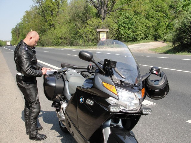 Gorzowska policja często korzysta ze swojego motocykla BMW do ścigania drogowych piratów