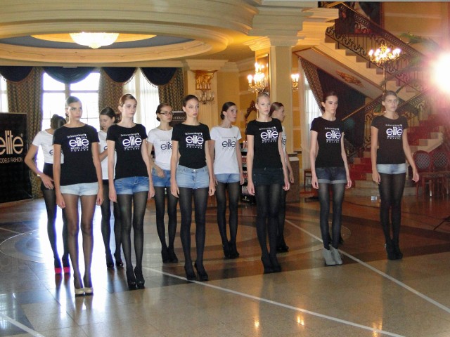 12 dziewczyn z całej Polski walczy o kontrakt z agencją Elite.
