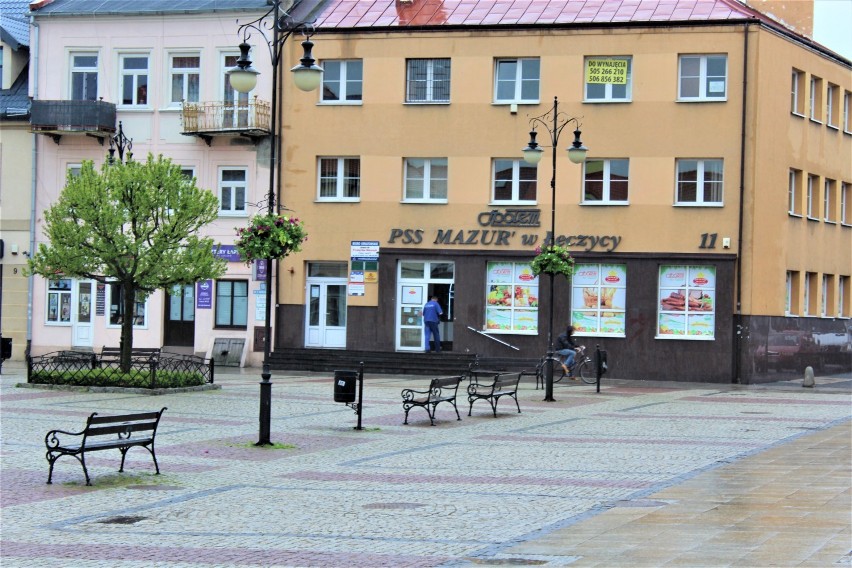 Pojawiły się kwiaty na placu Tadeusza Kościuszki w Łęczycy