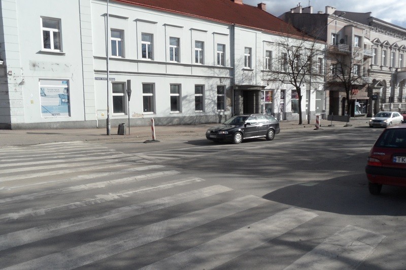 Częstochowa: Ulica Piłsudskiego wbrew zapowiedziom jeszcze otwarta [ZDJĘCIA]