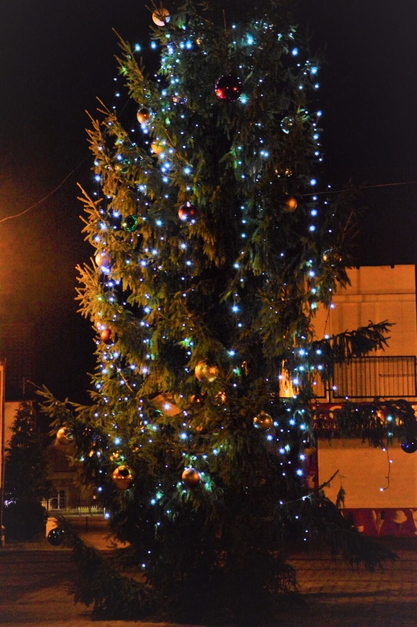 Świąteczne dekoracje w Kwidzynie. Na ulicach pojawiły się iluminacje zwiastujące zbliżające się święta Bożego Narodzenia [ZDJĘCIA]