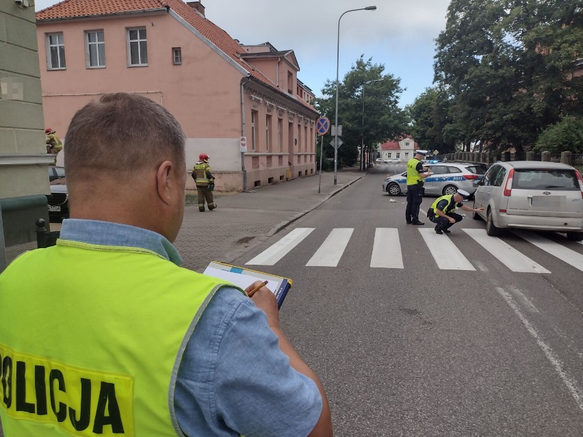 Potrącenie mężczyzny na przejściu dla pieszych w Kwidzynie na ul. Grudziądzkiej. 67-latek trafił do szpitala