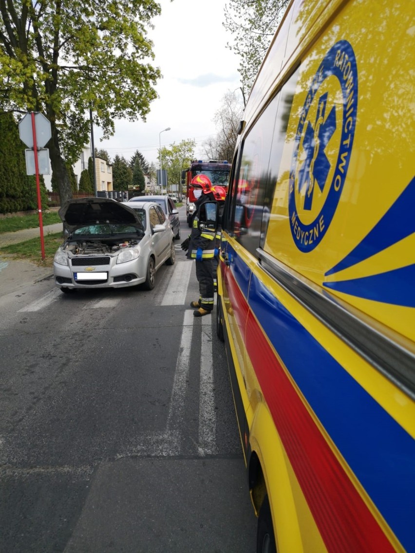 Wypadek na skrzyżowaniu ulic Zielonej i Szkolnej w Zduńskiej Woli [zdjęcia]