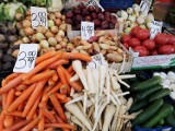 Ceny warzyw. W listopadzie 2021 czerwona cebula i kapusta znacznie droższe niż rok temu