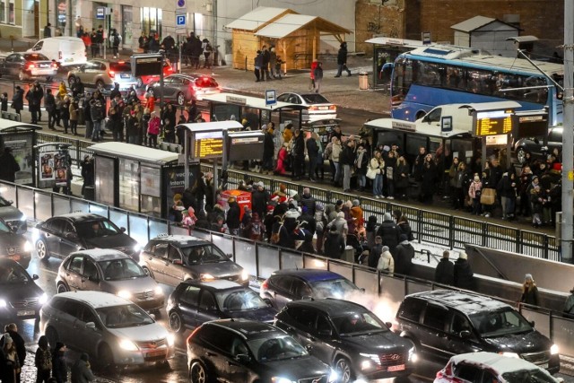 Wzrost cen usług komunalnych. Ile mieszkańcy Pomorza zapłacą za komunikację miejską, wywóz śmieci, wodę, czy ścieki? Sprawdziliśmy to!