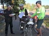 Oświęcim. 69-latek z Bawarii przejechał na rowerze 1300 km, aby upamiętnić małą Żydówkę zamordowaną w niemieckim obozie Auschwitz [ZDJĘCIA]