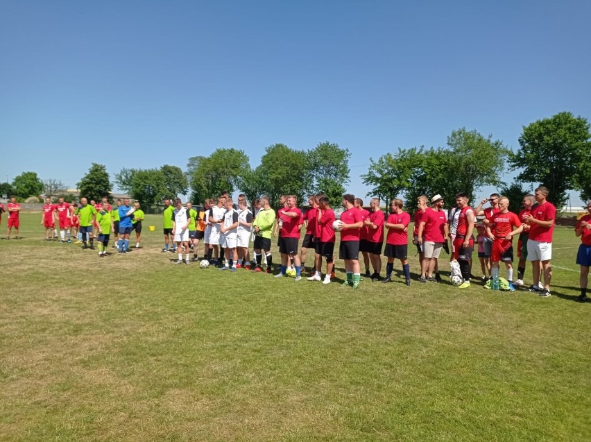 Sportowy weekend w Stawiszynie. Były rozgrywki piłkarskie i rajd rowerowy. ZDJĘCIA