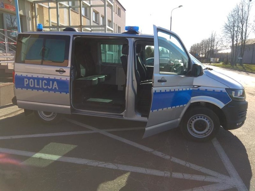 Wągrowieccy policjanci mają nowy radiowóz. Może przewozić pięciu funkcjonariuszy i dwóch zatrzymanych 