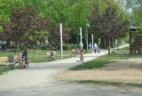 LESZNO. Parki, aleje i skwery w wiosennej odsłonie - spacerowicze, prace porządkowe i piękna zieleń [ZDJĘCIA]  